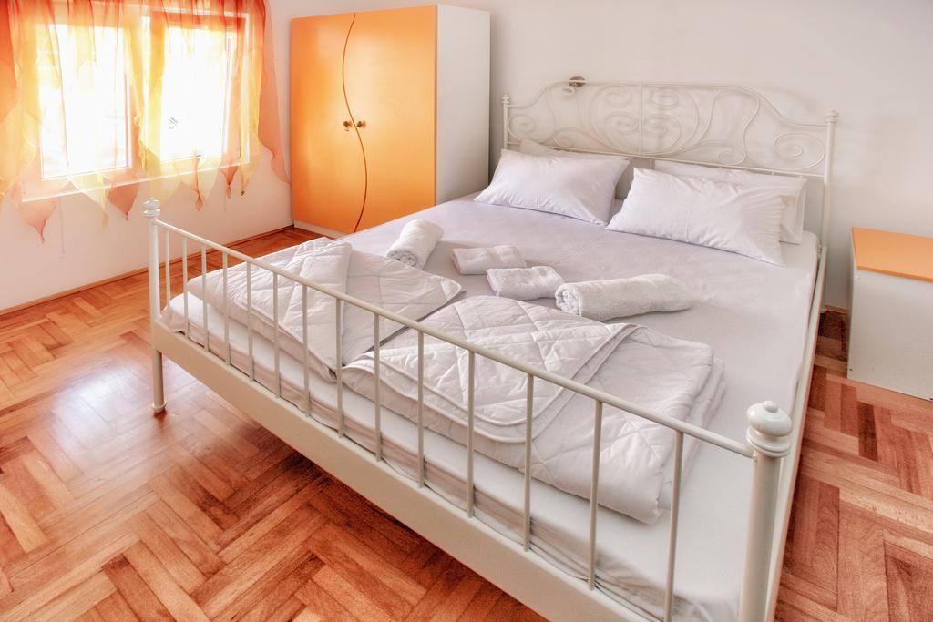 Apartments Villa Happy Mrcevac Exterior foto