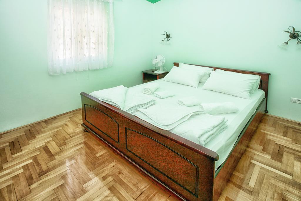 Apartments Villa Happy Mrcevac Exterior foto
