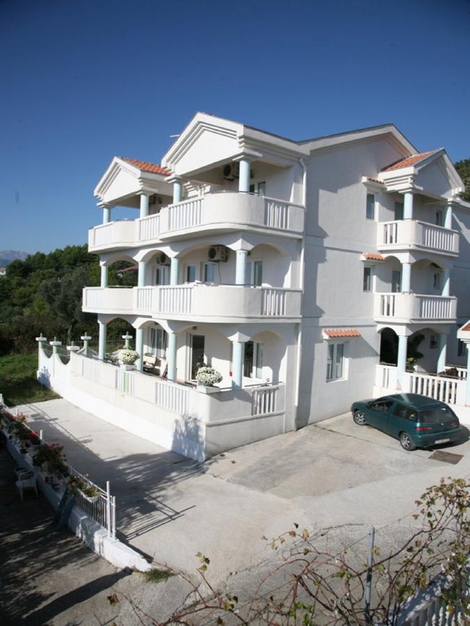 Apartments Villa Happy Mrcevac Exterior foto