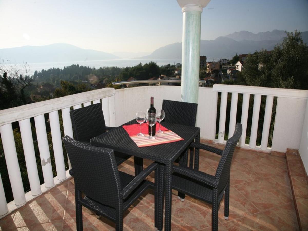 Apartments Villa Happy Mrcevac Exterior foto